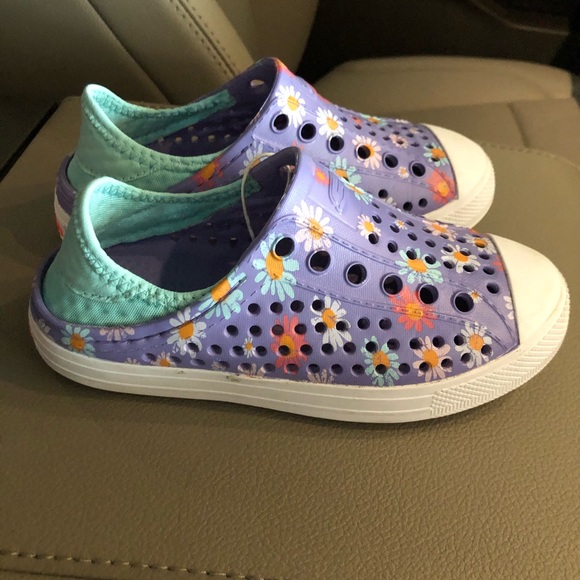 skechers guzman steps aqua surge